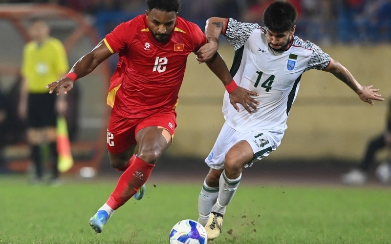 Cảnh báo tâm lý Tác động của mạng xã hội đến sự tập trung trước giờ bóng lăn