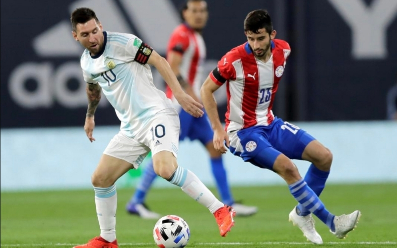 Cơ chế mạng xã hội phá hủy sự tập trung của cầu thủ