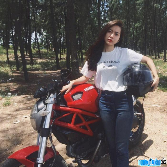 Lương Minh Phương Nữ Biker Việt Gây Bão Mạng